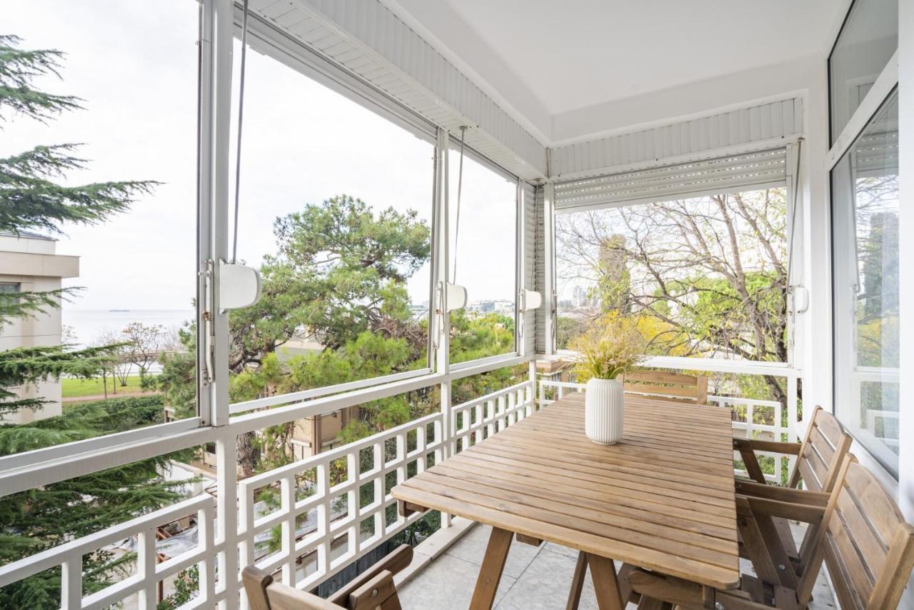 Spacious Flat Near Caddebostan Coast Apartment Istanbul Ngoại thất bức ảnh