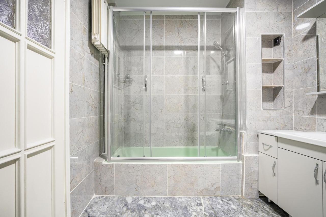 Spacious Flat Near Caddebostan Coast Apartment Istanbul Ngoại thất bức ảnh